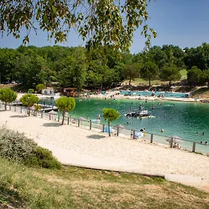 2* Village de vacances Terres De France - Les Hameaux Des Lacs